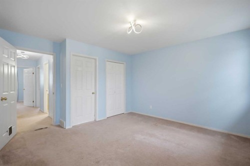 4808 Landsdown Avenue, Blackfalds, AB - Indoor Photo Showing Other Room
