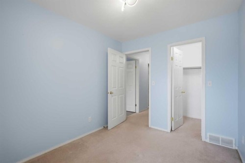 4808 Landsdown Avenue, Blackfalds, AB - Indoor Photo Showing Other Room