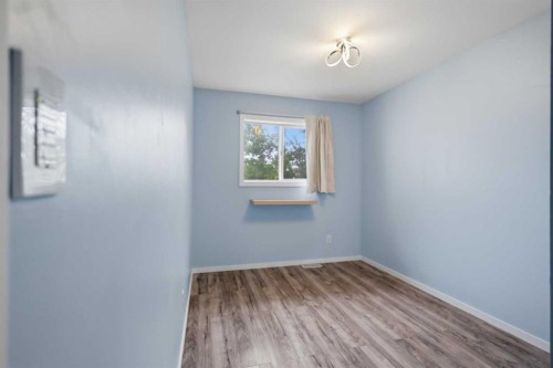4808 Landsdown Avenue, Blackfalds, AB - Indoor Photo Showing Other Room