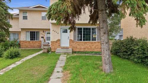 4808 Landsdown Avenue, Blackfalds, AB - Outdoor With Facade