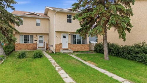 4808 Landsdown Avenue, Blackfalds, AB - Outdoor With Facade