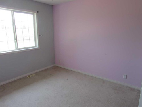 5204 Landsdowne Avenue, Blackfalds, AB - Indoor Photo Showing Other Room