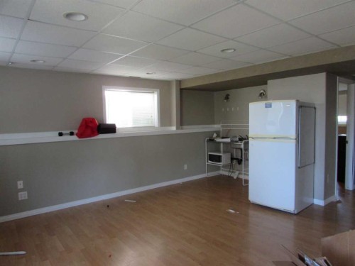 5204 Landsdowne Avenue, Blackfalds, AB - Indoor