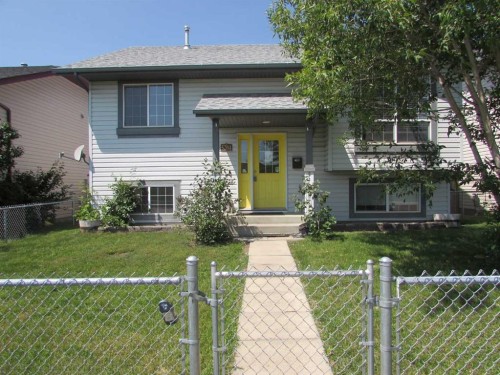 5204 Landsdowne Avenue, Blackfalds, AB - Outdoor