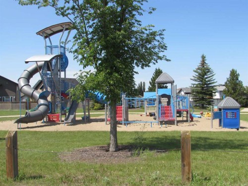5204 Landsdowne Avenue, Blackfalds, AB - Outdoor