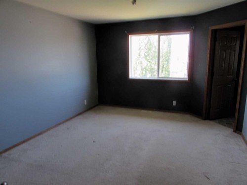 5204 Landsdowne Avenue, Blackfalds, AB - Indoor Photo Showing Other Room