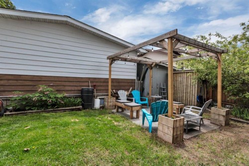 32 Sandstone Avenue, Lacombe, AB 