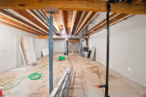 5131 52 Street, Lacombe, AB 