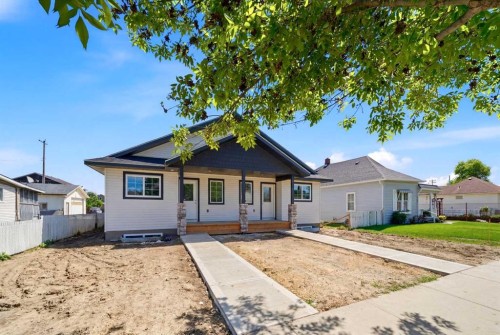 5131 52 Street, Lacombe, AB 