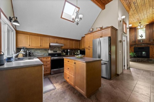 48075-Range Road 194 Range, Rural Camrose County, AB - Indoor Photo Showing Kitchen With Double Sink