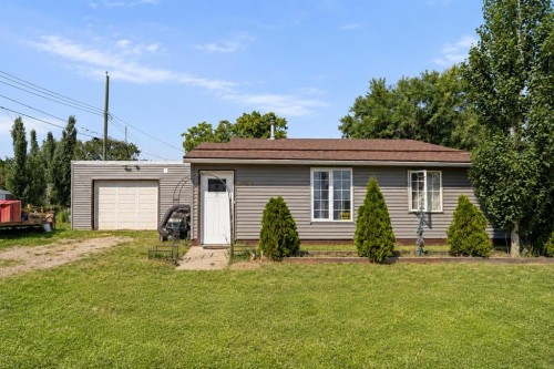 4704 50 Avenue, Killam, AB - Outdoor