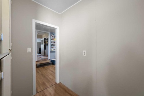4704 50 Avenue, Killam, AB - Indoor Photo Showing Other Room