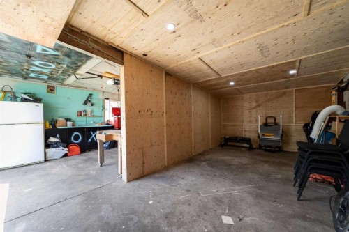 4704 50 Avenue, Killam, AB - Indoor