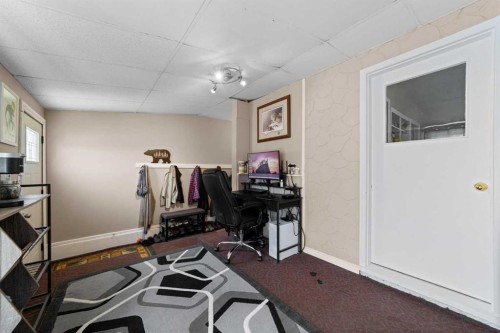 4704 50 Avenue, Killam, AB - Indoor