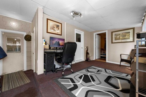 4704 50 Avenue, Killam, AB - Indoor