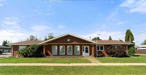 4901 52 Street, Killam, AB - Outdoor