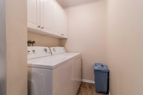 5 Mccullough Crescent, Red Deer, AB - Indoor Photo Showing Laundry Room