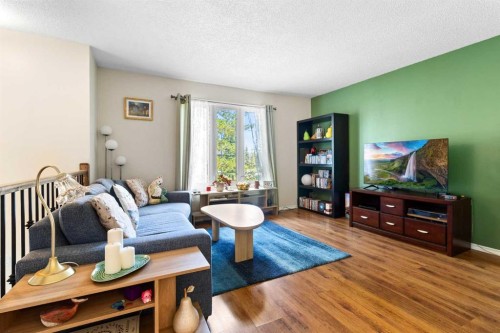 5 Mccullough Crescent, Red Deer, AB - Indoor Photo Showing Living Room