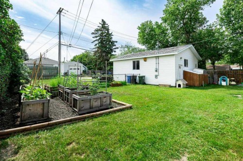 5003 48 Street, Innisfail, AB - Outdoor