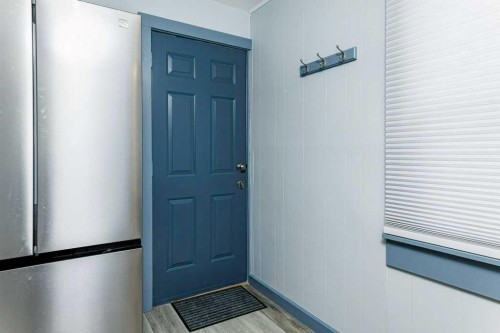 5003 48 Street, Innisfail, AB - Indoor Photo Showing Other Room