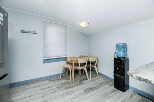 5003 48 Street, Innisfail, AB - Indoor