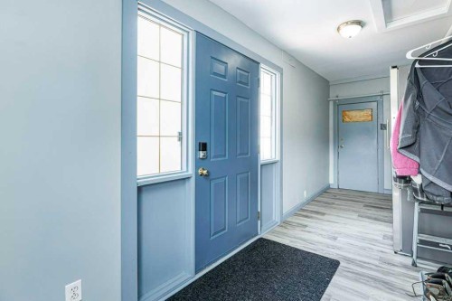 5003 48 Street, Innisfail, AB - Indoor Photo Showing Other Room