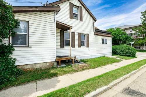 5003 48 Street, Innisfail, AB - Outdoor With Exterior