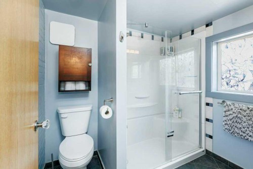 5003 48 Street, Innisfail, AB - Indoor Photo Showing Bathroom