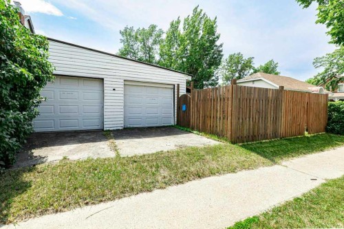 5003 48 Street, Innisfail, AB - Outdoor