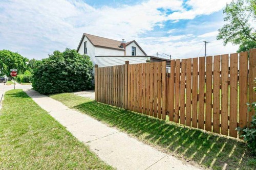 5003 48 Street, Innisfail, AB - Outdoor