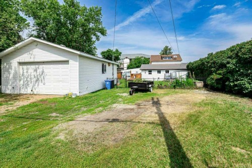 5003 48 Street, Innisfail, AB - Outdoor