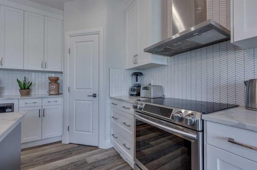 6 Sheep Close, Lacombe, AB 
