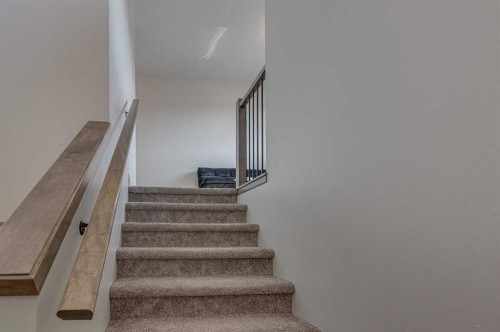 6 Sheep Close, Lacombe, AB 