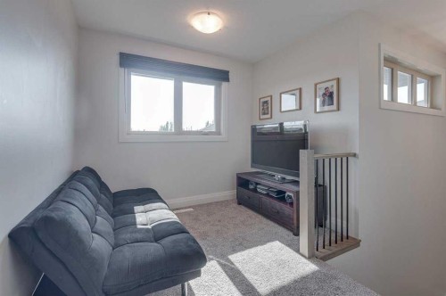6 Sheep Close, Lacombe, AB 
