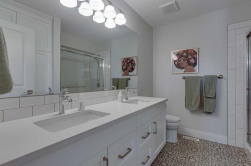 6 Sheep Close, Lacombe, AB 
