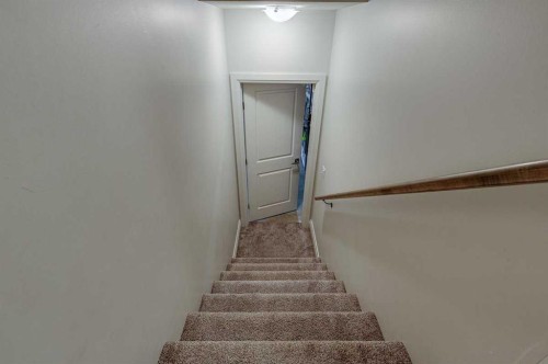 6 Sheep Close, Lacombe, AB 