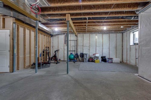 6 Sheep Close, Lacombe, AB 