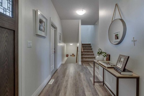 6 Sheep Close, Lacombe, AB 