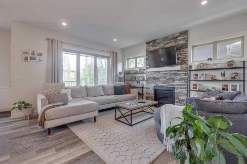 6 Sheep Close, Lacombe, AB 