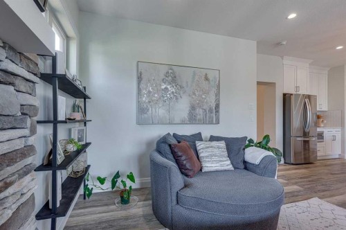 6 Sheep Close, Lacombe, AB 