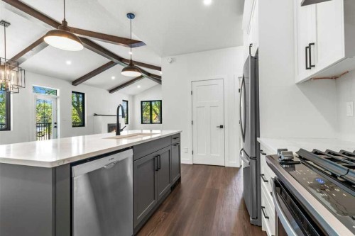 3902 46 Street, Red Deer, AB - Indoor Photo Showing Kitchen With Upgraded Kitchen