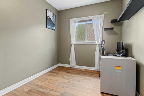 6002 Orr Drive, Red Deer, AB - Indoor Photo Showing Other Room