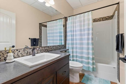 6002 Orr Drive, Red Deer, AB - Indoor Photo Showing Bathroom