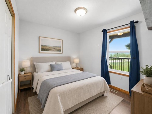 422045 Range Road 10, Rural Ponoka County, AB - Indoor Photo Showing Bedroom
