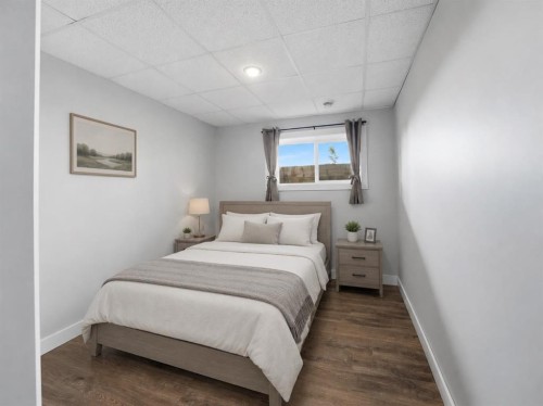 422045 Range Road 10, Rural Ponoka County, AB - Indoor Photo Showing Bedroom