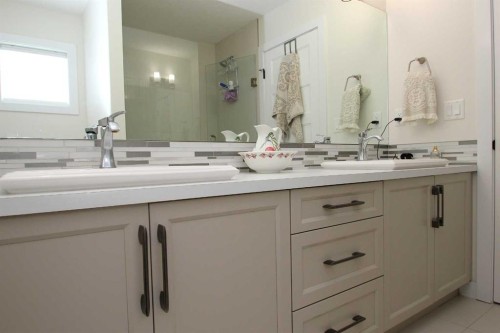 73 Longmire Close, Red Deer, AB 