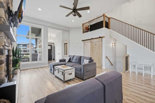 1 Meadow Close, Lacombe, AB - Indoor Photo Showing Living Room