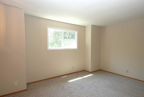 9 Greig Close, Red Deer, AB - Indoor Photo Showing Other Room