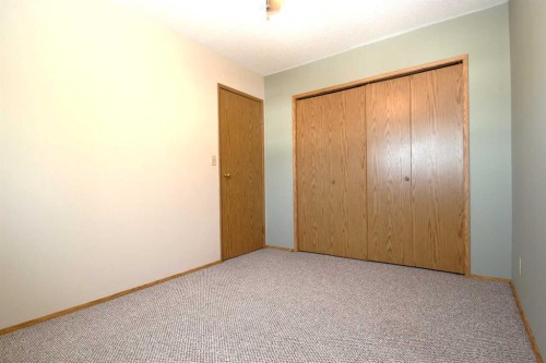 9 Greig Close, Red Deer, AB - Indoor Photo Showing Other Room