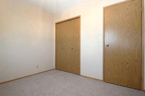 9 Greig Close, Red Deer, AB - Indoor Photo Showing Other Room